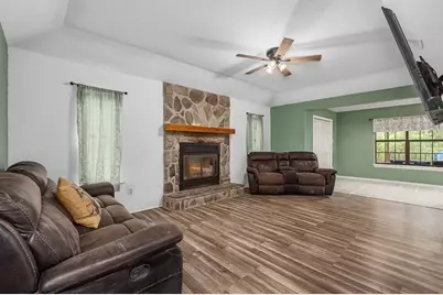 311 E Linn St, Huntington, TX 75949 - Photo 15