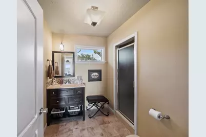 138 N Burnett Drive, Baytown, TX 77520 - Photo 15