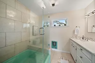 138 N Burnett Dr, Baytown, TX 77520 - Photo 13