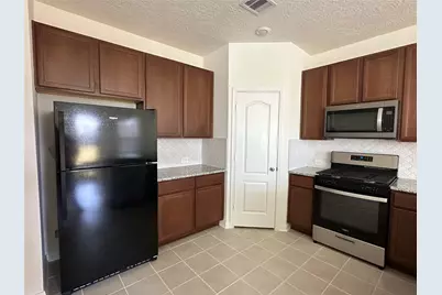 9423 Castillo Court, Magnolia, TX 77354 - Photo 13