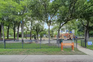 6210 Sutherland Square, Houston, TX 77081 - Photo 35