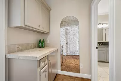 6210 Sutherland Square, Houston, TX 77081 - Photo 19