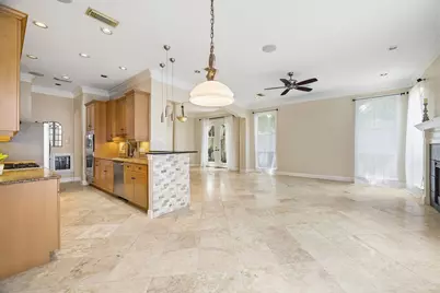 6210 Sutherland Square, Houston, TX 77081 - Photo 9