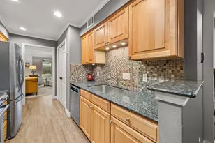 10204 Longmont Dr, Houston, TX 77042 - Photo 13