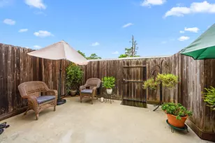10204 Longmont Dr, Houston, TX 77042 - Photo 27