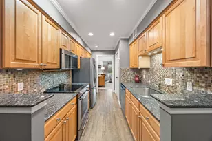 10204 Longmont Dr, Houston, TX 77042 - Photo 11