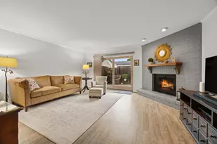 10204 Longmont Dr, Houston, TX 77042 - Photo 7