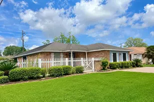 502 St Charles St, League City, TX 77573 - Photo 1
