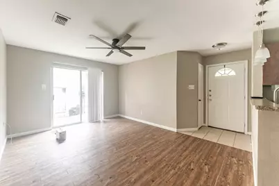 2404 Sycamore Avenue #B2, Huntsville, TX 77340 - Photo 13