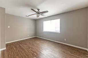2404 Sycamore Ave, Huntsville, TX 77340 - Photo 15