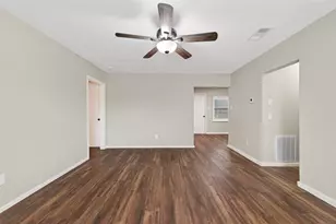 8126 Marcy Dr, Houston, TX 77033 - Photo 9