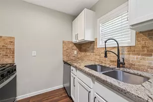 8126 Marcy Dr, Houston, TX 77033 - Photo 19