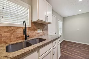 8126 Marcy Dr, Houston, TX 77033 - Photo 21