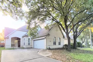 1746 Lakeside Enclave Dr, Houston, TX 77077 - Photo 11