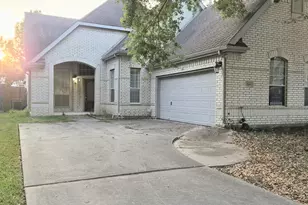 1746 Lakeside Enclave Dr, Houston, TX 77077 - Photo 9