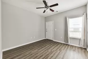 2811 Winnie St, Galveston, TX 77550 - Photo 13