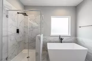 8475 Berry Brush Ln, Houston, TX 77022 - Photo 19