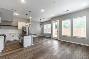 8475 Berry Brush Ln, Houston, TX 77022 - Photo 5