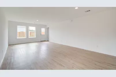 248 Dallas Drive, Angleton, TX 77515 - Photo 9