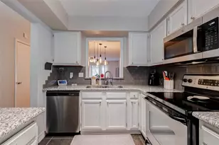 1212 Fairview Ave, Houston, TX 77006 - Photo 3