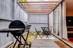 1212 Fairview Ave, Houston, TX 77006 - Photo 13