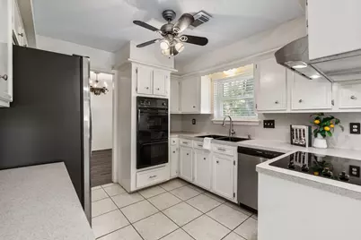 5826 Pine Arbor Drive, Houston, TX 77066 - Photo 9