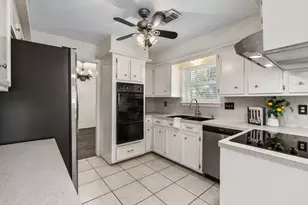 5826 Pine Arbor Dr, Houston, TX 77066 - Photo 9
