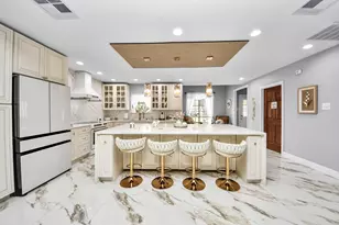 8302 Candlegreen Ln, Houston, TX 77071 - Photo 11