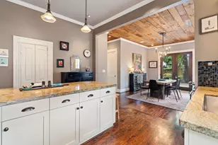 1421 Columbia St, Houston, TX 77008 - Photo 9