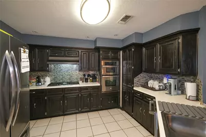 316 Raintree Lane, Lake Jackson, TX 77566 - Photo 3