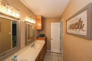 316 Raintree Ln, Lake Jackson, TX 77566 - Photo 17