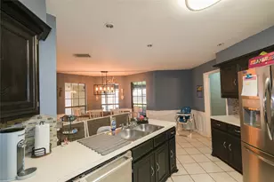 316 Raintree Ln, Lake Jackson, TX 77566 - Photo 5