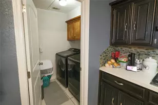 316 Raintree Ln, Lake Jackson, TX 77566 - Photo 9