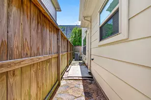 5951 S Loop E, Houston, TX 77033 - Photo 29