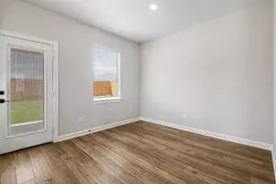 15686 Honey Cv Dr, Conroe, TX 77303 - Photo 9