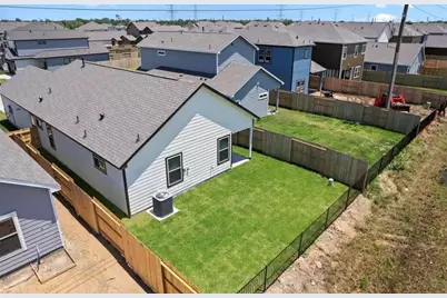 434 Magnetic Hill Drive, Crosby, TX 77532 - Photo 9