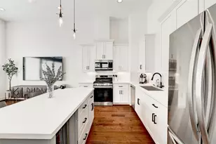 107 W Whitney St, Houston, TX 77018 - Photo 9