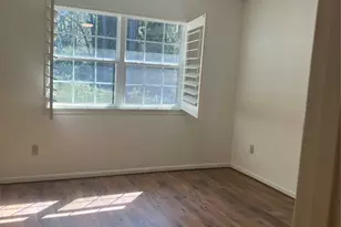 8 Kings Creek Dr, Houston, TX 77339 - Photo 11