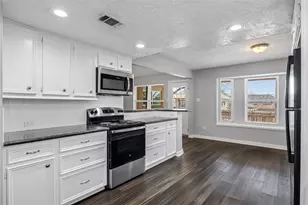 12757 Lake Conroe Hills Dr, Willis, TX 77318 - Photo 17