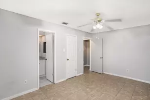 17306 Fife Ln, Webster, TX 77598 - Photo 11