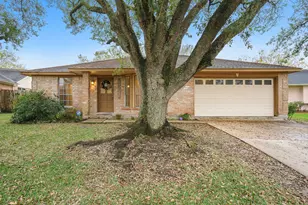 17306 Fife Ln, Webster, TX 77598 - Photo 1