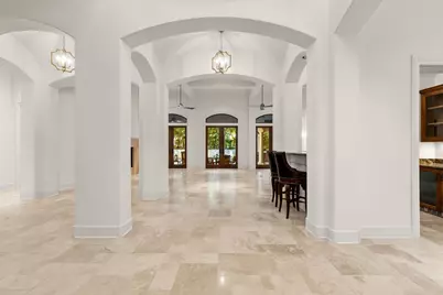 10 Maroon Creek Court, The Woodlands, TX 77389 - Photo 5