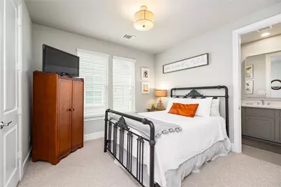 8614 Green Kolbe Lane, Houston, TX 77080 - Photo 17