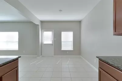 520 Red Dusk Paint Drive, La Marque, TX 77568 - Photo 5