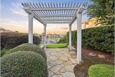 320 Harborside Circle, Kemah, TX 77565 - Photo 35
