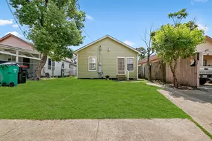 1322 Magnolia St, Baytown, TX 77520 - Photo 23