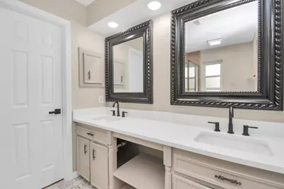10550 Emnora Lane, Houston, TX 77043 - Photo 19