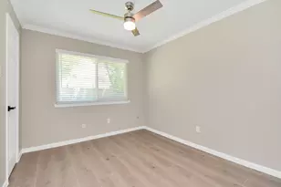 10550 Emnora Ln, Houston, TX 77043 - Photo 25