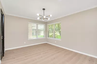 10550 Emnora Lane, Houston, TX 77043 - Photo 11
