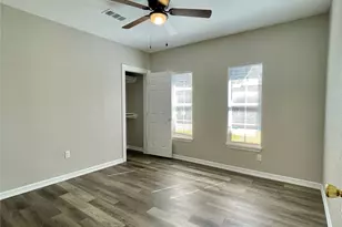 305 N Avenue A, Freeport, TX 77541 - Photo 7